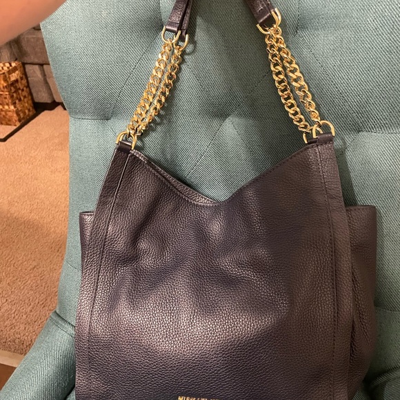 Michael Kors Newbury Pebbled Leather Chain Tote Bag dark navy EUC - Picture 8 of 14